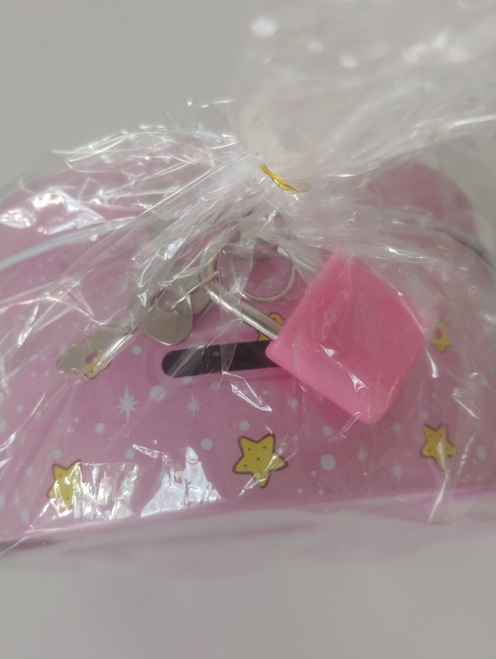 Hello Kitty Pink Coin Bank with Lock - Picture 4 of 12